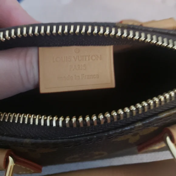 LV 2022 Nano Speedy model w/ detachable strap - Picture 15 of 16